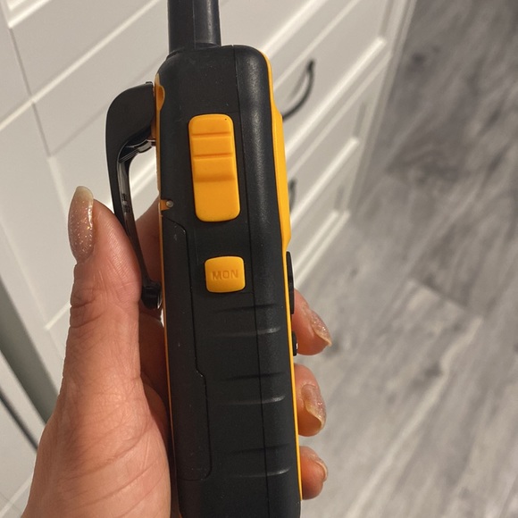 2 radio communicate - Picture 3 of 5